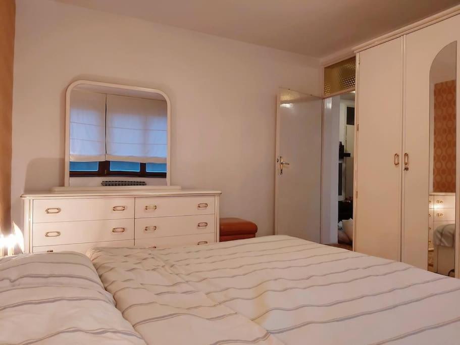 Spacious Condo Near Bascarsija - Free Parking Sarajevo Ngoại thất bức ảnh